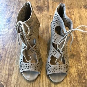 Crown Vintage Tan Heels